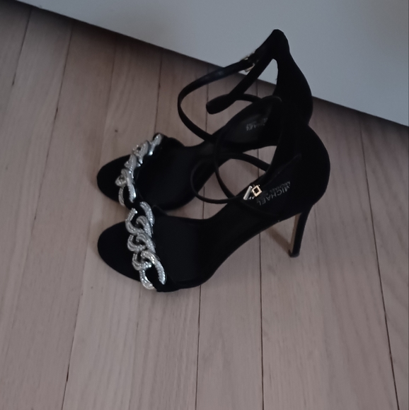 Kors by Michael Kors Scarlett Chain Link Black Suede Heels, 7.5 NWOT - Picture 4 of 4